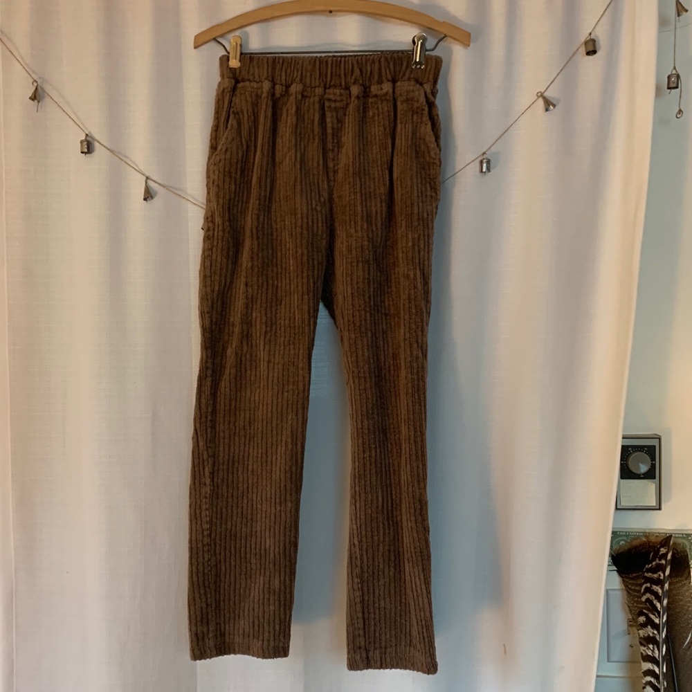 Stretchy cropped corduroys